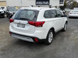 2021 MITSUBISHI OUTLANDER ES 7 SEAT (2WD)