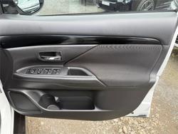 2021 MITSUBISHI OUTLANDER ES 7 SEAT (2WD)