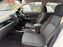 2021 MITSUBISHI OUTLANDER ES 7 SEAT (2WD)