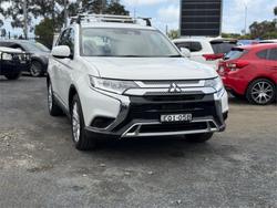 2021 MITSUBISHI OUTLANDER ES 7 SEAT (2WD)