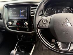 2021 MITSUBISHI OUTLANDER ES 7 SEAT (2WD)