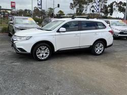 2021 MITSUBISHI OUTLANDER ES 7 SEAT (2WD)