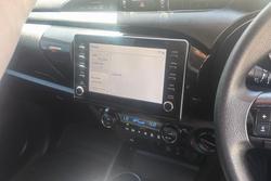 2024 Toyota Hilux SR 48V