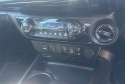 2024 Toyota Hilux SR 48V
