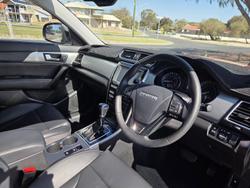 2021 Haval H2 LUX Red