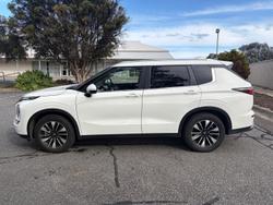2025 Mitsubishi Outlander LS