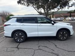 2025 Mitsubishi Outlander LS