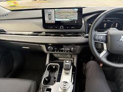 2025 Mitsubishi Outlander LS