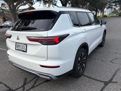 2025 Mitsubishi Outlander LS