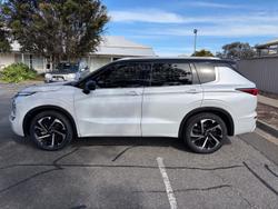 2023 Mitsubishi Outlander Exceed Tourer