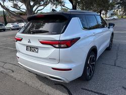 2023 Mitsubishi Outlander Exceed Tourer