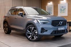 2023 VOLVO XC40 ULTIMATE B5 DARK MHEV