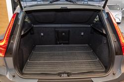 2023 VOLVO XC40 ULTIMATE B5 DARK MHEV