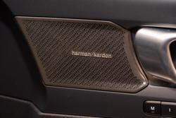 2023 VOLVO XC40 ULTIMATE B5 DARK MHEV