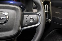 2023 VOLVO XC40 ULTIMATE B5 DARK MHEV