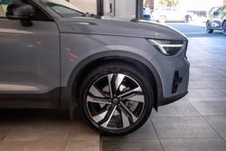 2023 VOLVO XC40 ULTIMATE B5 DARK MHEV