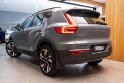 2023 VOLVO XC40 ULTIMATE B5 DARK MHEV
