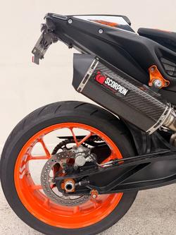 2023 Ktm 890 DUKE R Orange