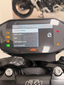 2023 Ktm 890 DUKE R Orange