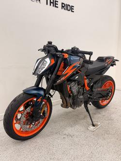 2023 Ktm 890 DUKE R Orange