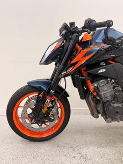 2023 Ktm 890 DUKE R Orange