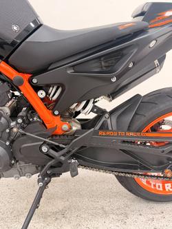 2023 Ktm 890 DUKE R Orange