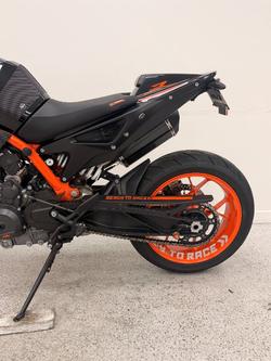 2023 Ktm 890 DUKE R Orange