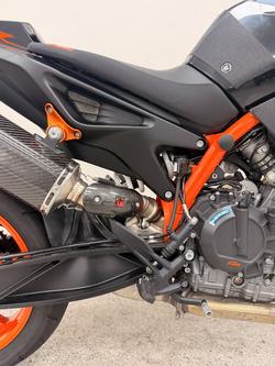 2023 Ktm 890 DUKE R Orange