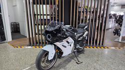 2025 CFMoto 500 SR VOOM WHITE