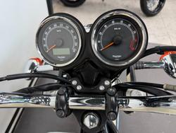 2011 Triumph BONNEVILLE T100 White