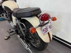 2011 Triumph BONNEVILLE T100 White