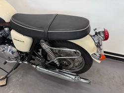 2011 Triumph BONNEVILLE T100 White
