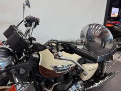 2011 Triumph BONNEVILLE T100 White