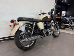 2011 Triumph BONNEVILLE T100 White
