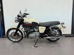2011 Triumph BONNEVILLE T100 White