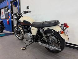 2011 Triumph BONNEVILLE T100 White