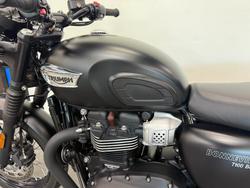 2017 Triumph BONNEVILLE T100 Black