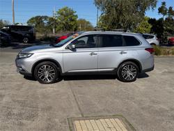 2015 MITSUBISHI OUTLANDER EXCEED (4x4)