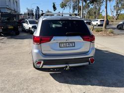 2015 MITSUBISHI OUTLANDER EXCEED (4x4)