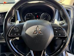 2015 MITSUBISHI OUTLANDER EXCEED (4x4)