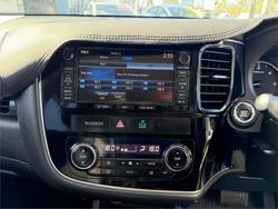 2015 MITSUBISHI OUTLANDER EXCEED (4x4)