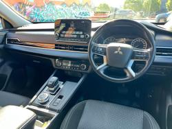 2024 Mitsubishi Outlander LS