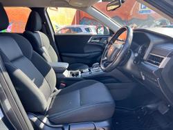 2024 Mitsubishi Outlander LS
