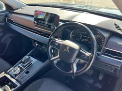 2024 Mitsubishi Outlander LS