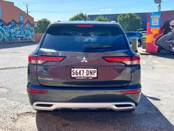 2024 Mitsubishi Outlander LS