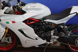 2017 Ducati SUPERSPORT S WHITE