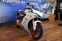 2017 Ducati SUPERSPORT S WHITE