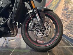 2017 Triumph STREET TRIPLE RS SILVER/RED