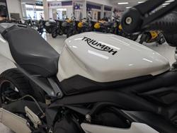 2016 Triumph STREET TRIPLE 660 White