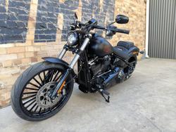 2026 HARLEY-DAVIDSON BREAKOUT 117 (FXBR) ROAD BLACK DENIM